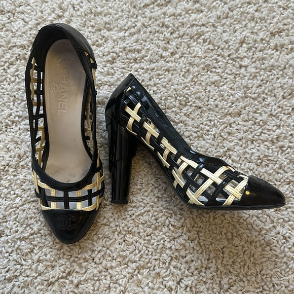 COPY - 🖤Chanel CC Pumps - Picture 12 of 17